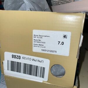 Brand new michael kors slides never worn!